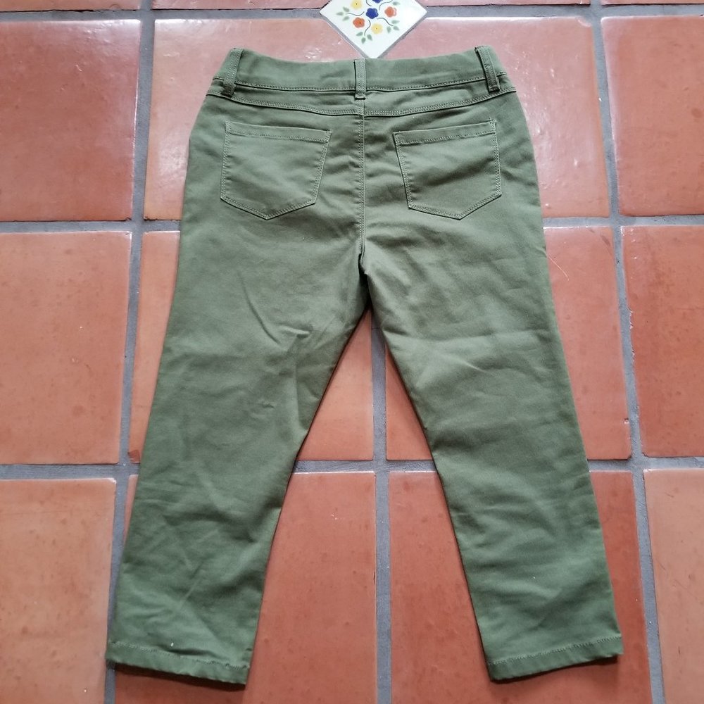 SUKO Mid Rise Pull On Stretch Green Denim Capris